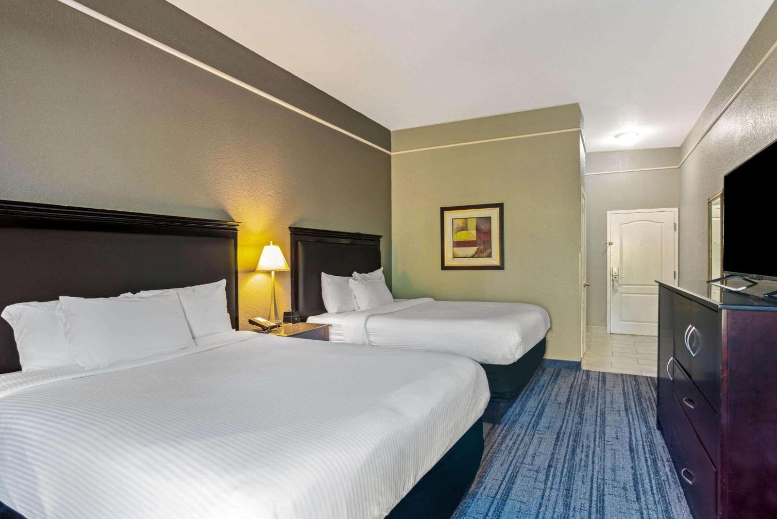 La Quinta Inn & Suites by Wyndham Mobile - Tillman's Corner