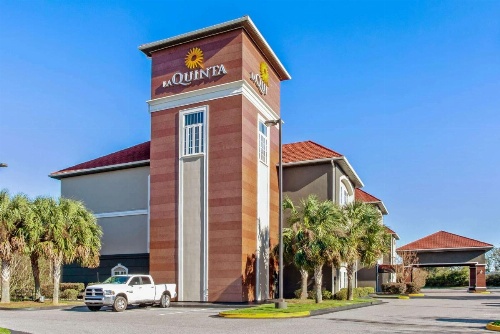 La Quinta Inn & Suites by Wyndham Mobile - Tillman's Corner image 22