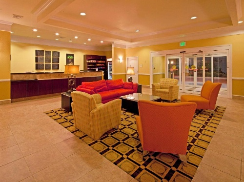La Quinta Inn & Suites by Wyndham Mobile - Tillman's Corner image 31