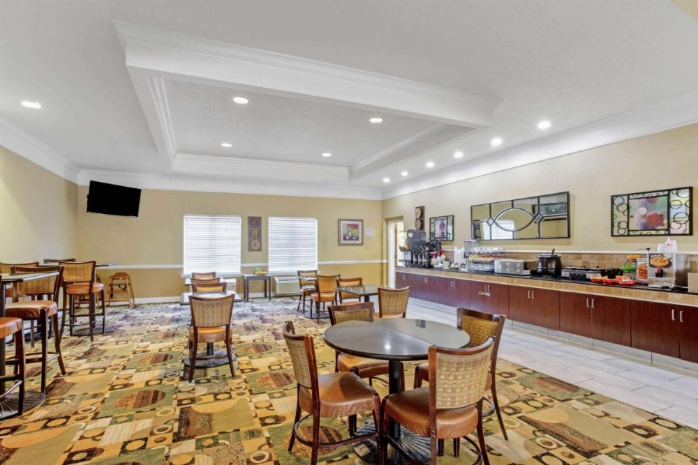 La Quinta Inn & Suites by Wyndham Mobile - Tillman's Corner Image 34