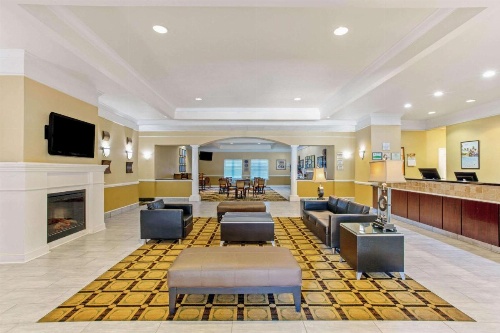 La Quinta Inn & Suites by Wyndham Mobile - Tillman's Corner image 7