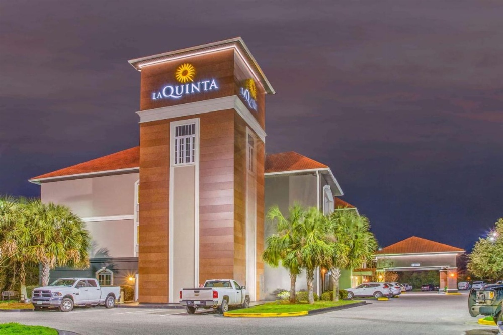 La Quinta Inn & Suites by Wyndham Mobile - Tillman's Corner